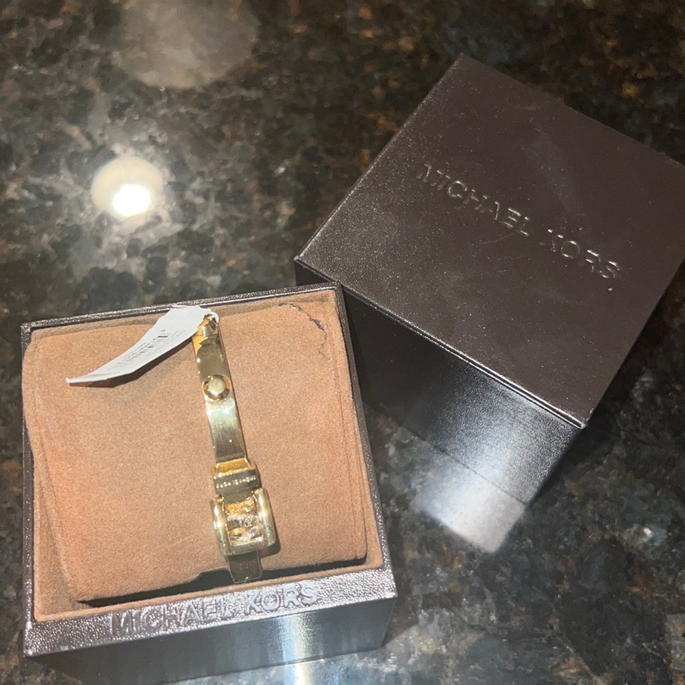 Michael Kors NWT Heritage studded gold bracelet